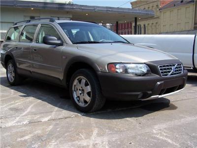 Used Volvo V70XC 2002 : $8800