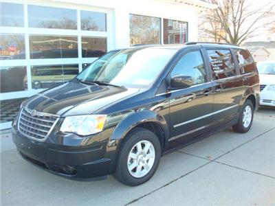 Used Chrysler TownandCountry 2010 : $21995