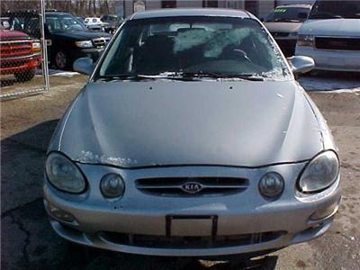 Used Kia Spectra 2001 : $2395