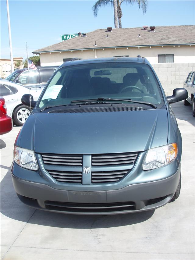 Used Dodge Caravan 2005 : $6495