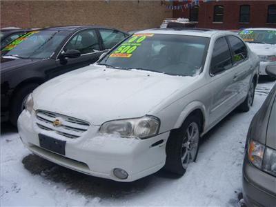 Used Nissan Maxima 2000 : $3595