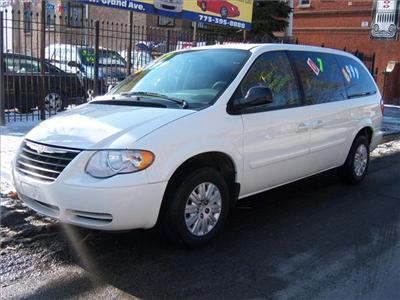 Used Chrysler TownandCountry 2007 : $5995