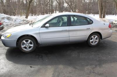 Used Ford Taurus 2004 : $2900