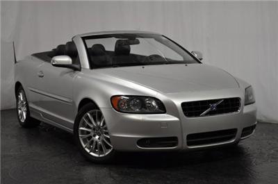 Used Volvo C70 2008 : $20777