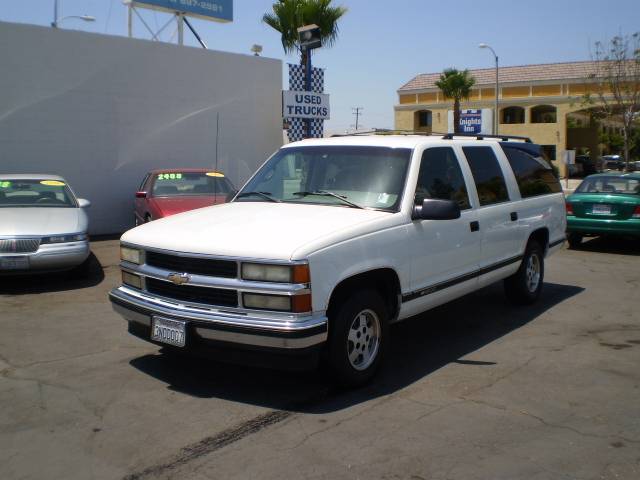 Used Chevrolet Suburban 1995 : $3677