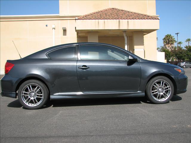Used Scion tC 2005 : $8939