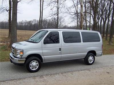 Used Ford E350Wagon 2010 : $19900