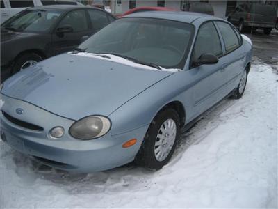 Used Ford Taurus 1997 : $2000