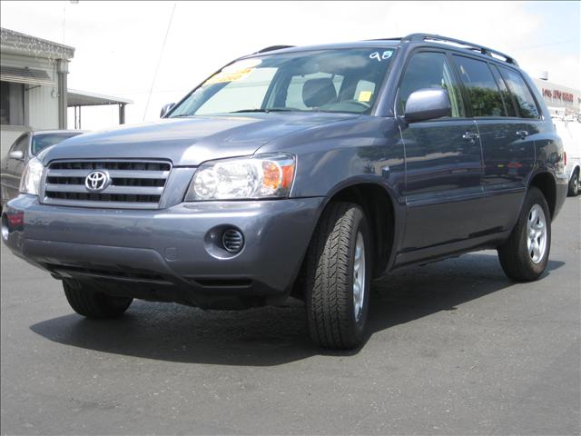 Used Toyota Highlander 2005 : $11950