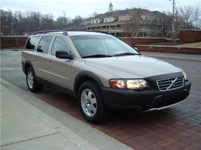 Used Volvo XC70 2003 : $7998