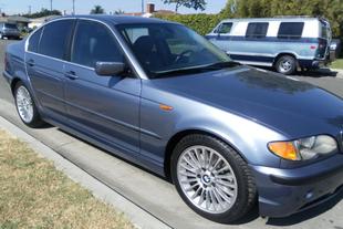 used BMW 330 i 2002 : $11900