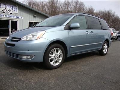 Used Toyota Sienna 2004 : $14988