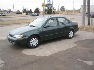 Used Toyota Corolla 2000 : $4950