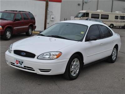 Used Ford Taurus 2005 : $7995