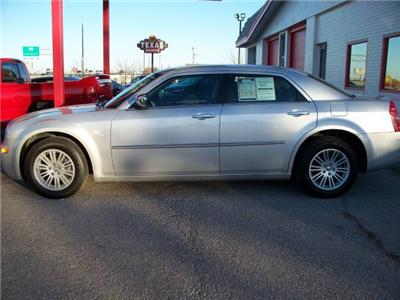 Used Chrysler 300 2010 : $18950