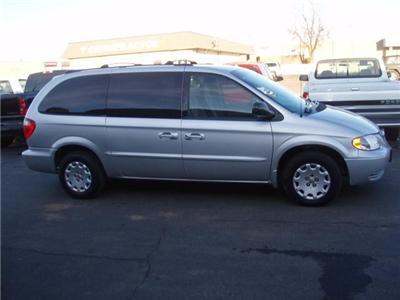 Used Chrysler TownandCountry 2002 : $6995