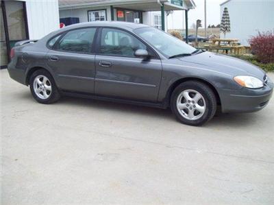 Used Ford Taurus 2002 : $3150