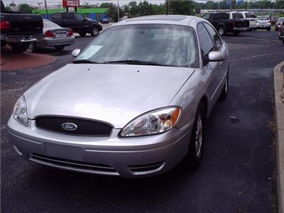 Used Ford Taurus 2005 : $8995