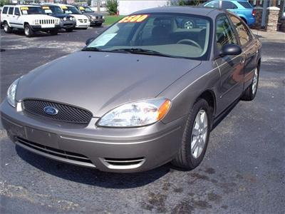 Used Ford Taurus 2006 : $8500