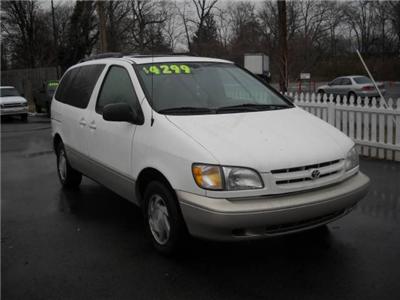 Used Toyota Sienna 1998 : $4200