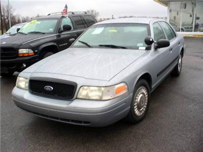 Used Ford CrownVictoria 2001 : $4988