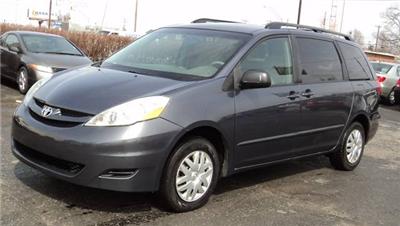 Used Toyota Sienna 2006 : $8999