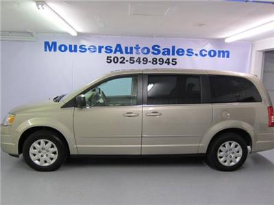 Used Chrysler TownandCountry 2009 : $12900
