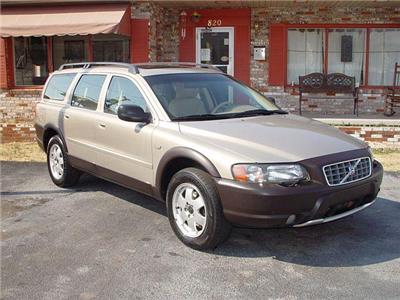 Used Volvo V70XC 2002 : $7989