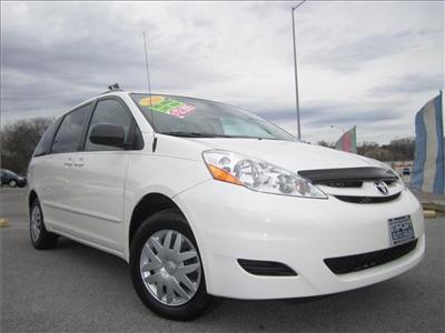 Used Toyota Sienna 2006 : $12999