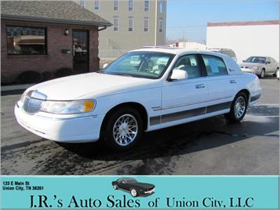 Used Lincoln TownCar 1999 : $4995