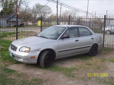 Used Suzuki Esteem 2001 : $1900