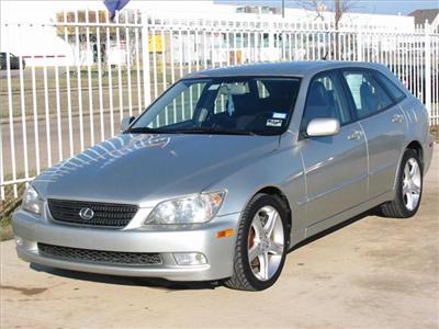 Used Lexus IS300 2002 : $8995