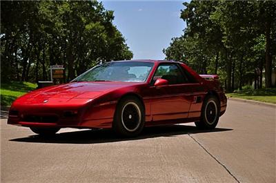 Used Pontiac Fiero 1988 : $7499