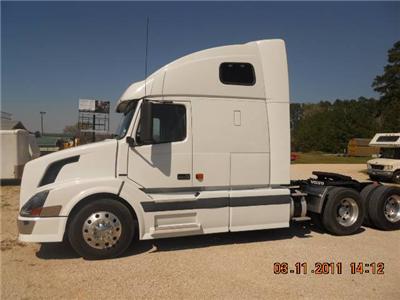 Used VOLVO 670 2006 : $36500