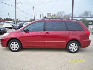 Used Toyota Sienna 2006 : $12900