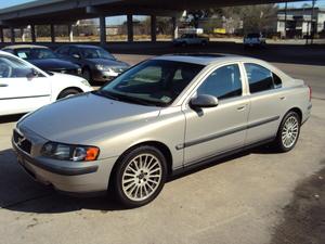 Used Volvo S60 2001 : $6750