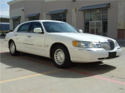 Used Lincoln TownCar 1999 : $5000