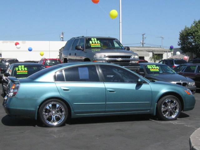 Used Nissan Altima 2002 : $7995