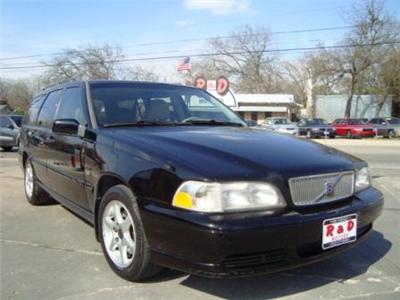 Used Volvo V70 1999 : $5950