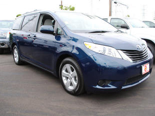 used Toyota Sienna LE 2011 : $29395