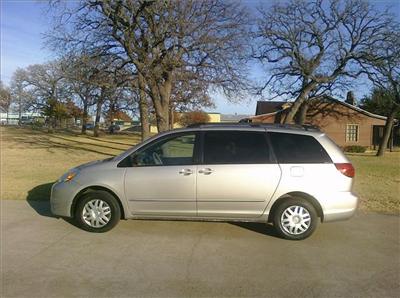 Used Toyota Sienna 2005 : $9995