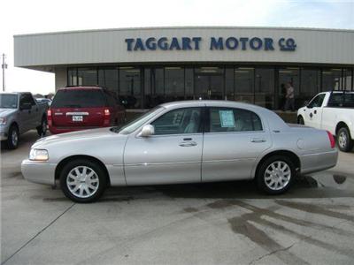 Used Lincoln TownCar 2010 : $28995