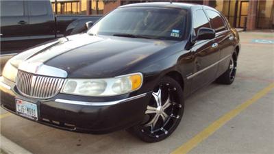 Used Lincoln TownCar 2001 : $4999
