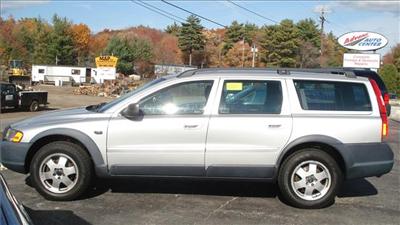 Used Volvo V70XC 2001 : $4995