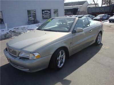 Used Volvo C70 2001 : $9995