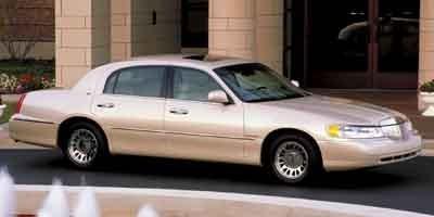 Used Lincoln TownCar 2002 : $9777
