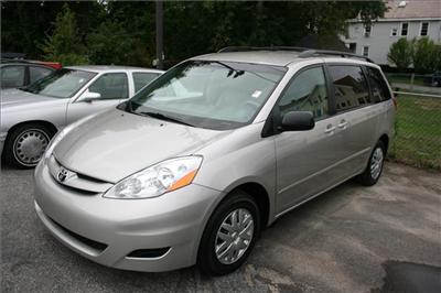Used Toyota Sienna 2007 : $17995