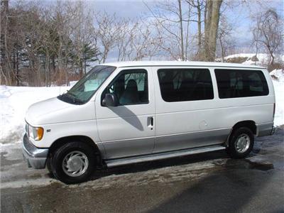 Used Ford EconolineWagon 2000 : $4295