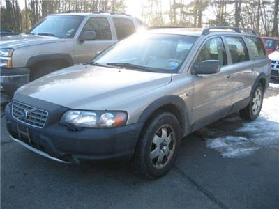 Used Volvo V70XC 2001 : $3400
