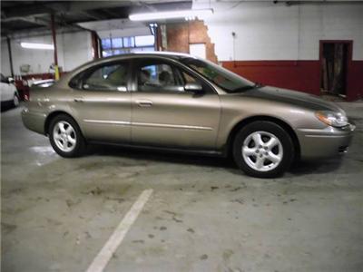 Used Ford Taurus 2004 : $4950